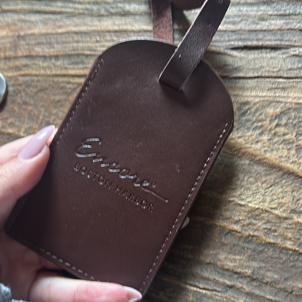 brown leather luggage tag